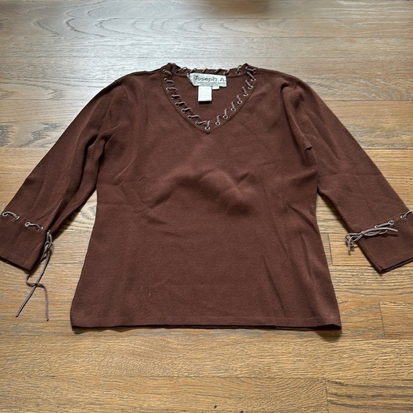 Joseph A Women’s V-Neck Blouse - Size Large - Picture 1 of 4